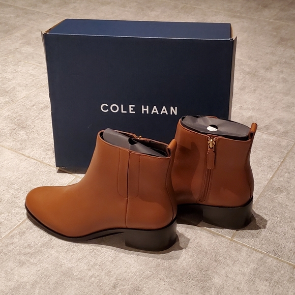 Addie Boot Size 8 - Picture 3 of 6